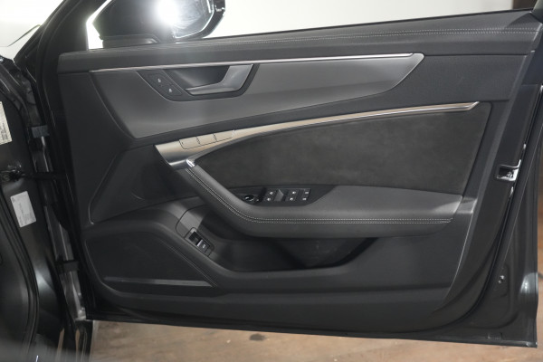 2021 Audi A6 55 TFSI S line Sedan Image 33