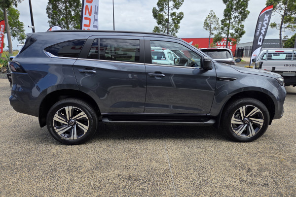 2026 Isuzu MU-X RJ LS-T SUV Image 2