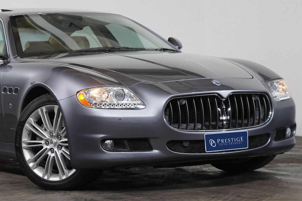 2012 Maserati Quattroporte Sedan Image 2