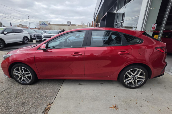2020 MY1  Kia Cerato BD Sport+ Hatch Image 3
