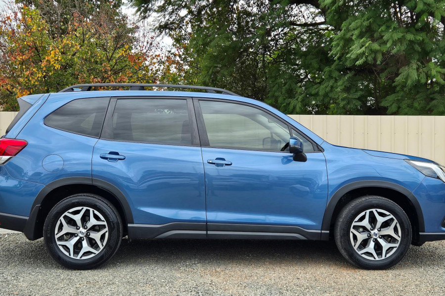 2022 Subaru Forester S5 2.5i-L SUV Image 8