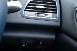 2018 MY17 Renault Megane Sedan LFF Zen Sedan