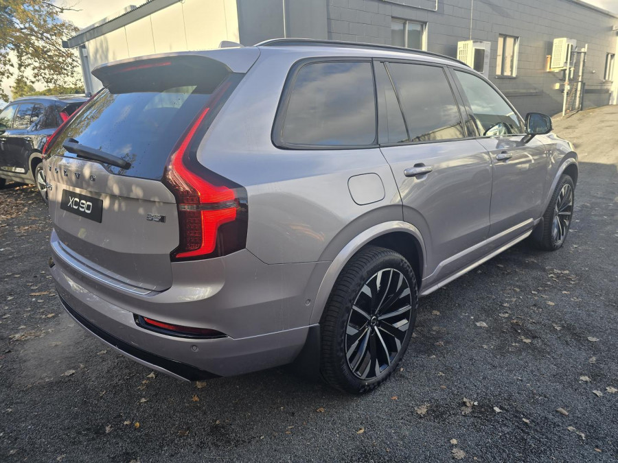 2026 Volvo XC90 L Series Ultra B5 Dark SUV Image 10