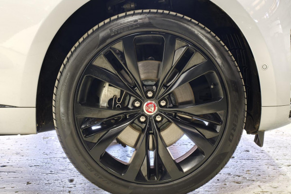 2021 MY21.25 Jaguar F-PACE X761 R-Dynamic SE SUV Image 31
