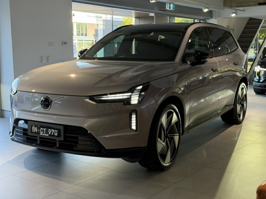 2026 Volvo EX90  Ultra Twin Motor Performance SUV Image 7