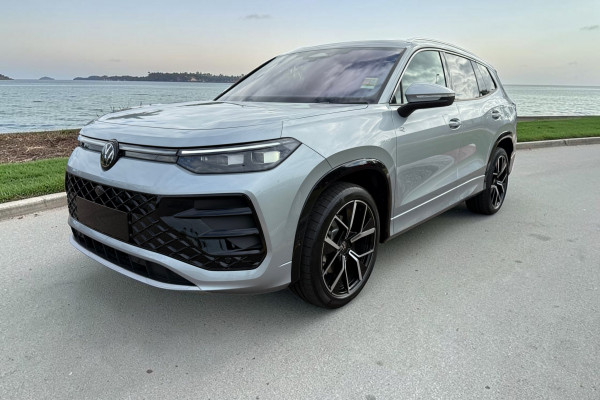 2026 Volkswagen Tayron R4 195TSI R-Line SUV Image 4
