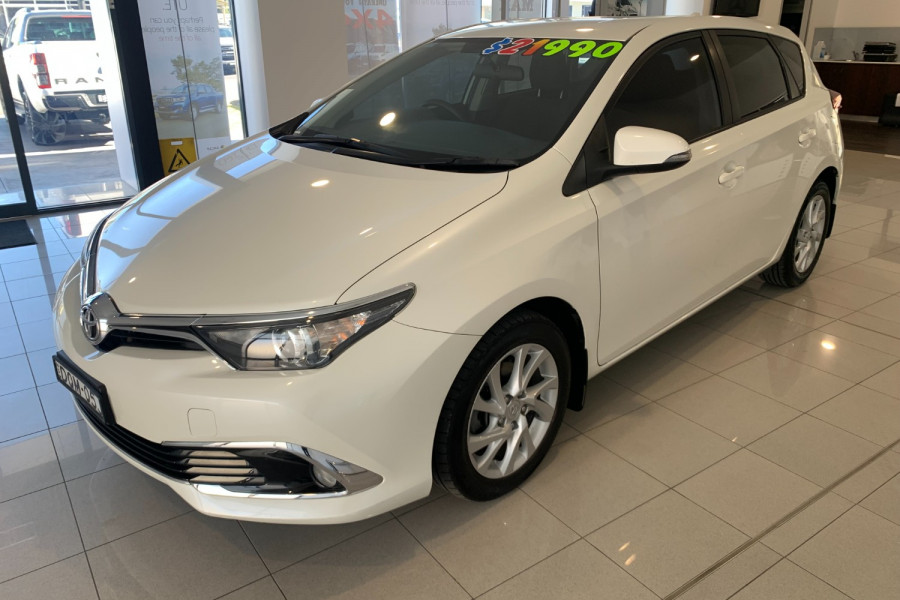 2017 Toyota Corolla ZRE182R Ascent Sport Hatch Image 4