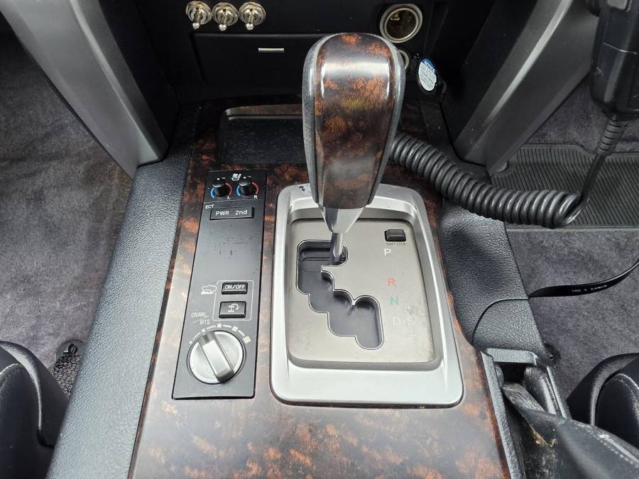 2012 MY10 Toyota LandCruiser VDJ200R Sahara SUV Image 18