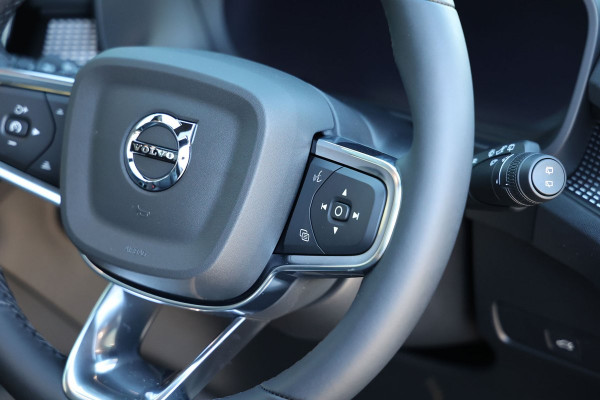 2026 MY27 Volvo EX40  Ultra Twin Motor Performance SUV Image 9