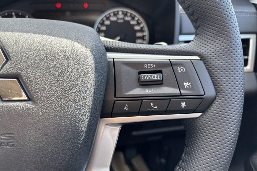 2024 Mitsubishi Outlander ZM LS SUV Image 21