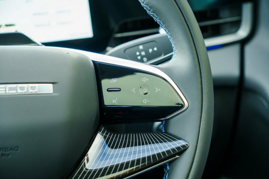 2026 Jaecoo J5  EV Summit SUV Image 13