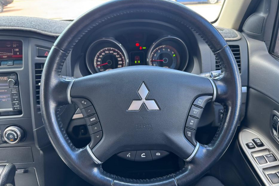 2013 MY14 Mitsubishi Pajero NW VR-X SUV Image 13