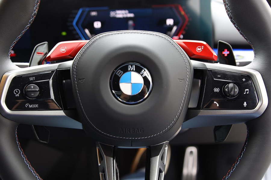 2025 BMW M5 G90  Sedan