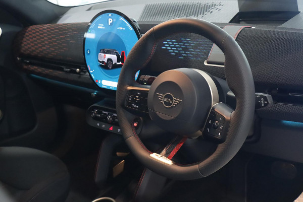 2025 MINI Aceman J05 JCW E Favoured Hatch image 15