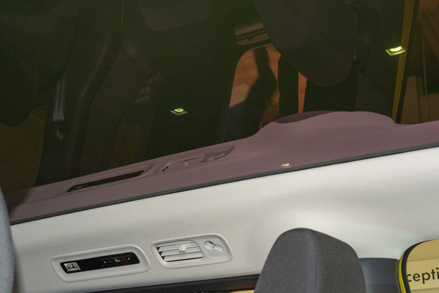 2024 MY25 Volkswagen ID. Buzz EB Pro BEV560 People Mover Image 13