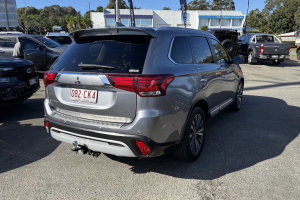 2021 Mitsubishi Outlander ZL Exceed SUV Image 10