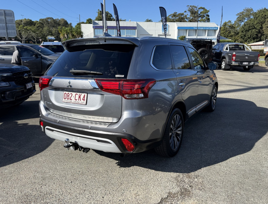 2021 Mitsubishi Outlander ZL Exceed SUV Image 10