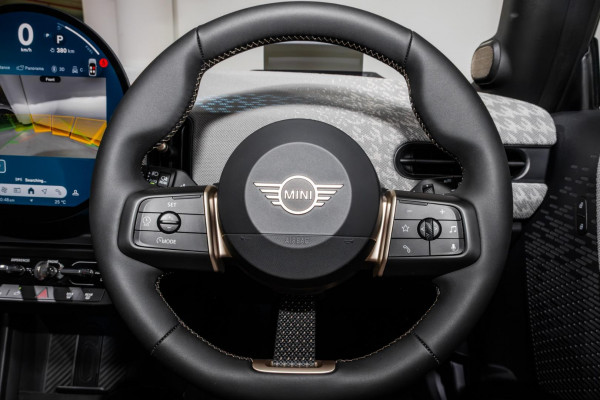 2025 MINI Cooper F65 S Favoured Hatch image 8