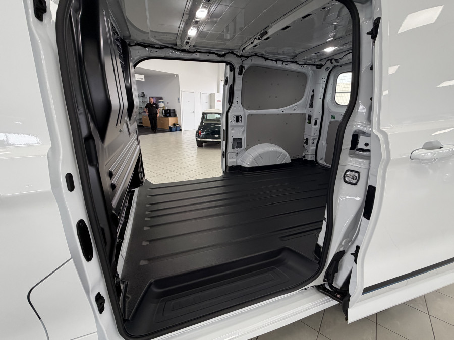 2026 MY27 Ford Transit Custom AV Sport SWB Van Image 12