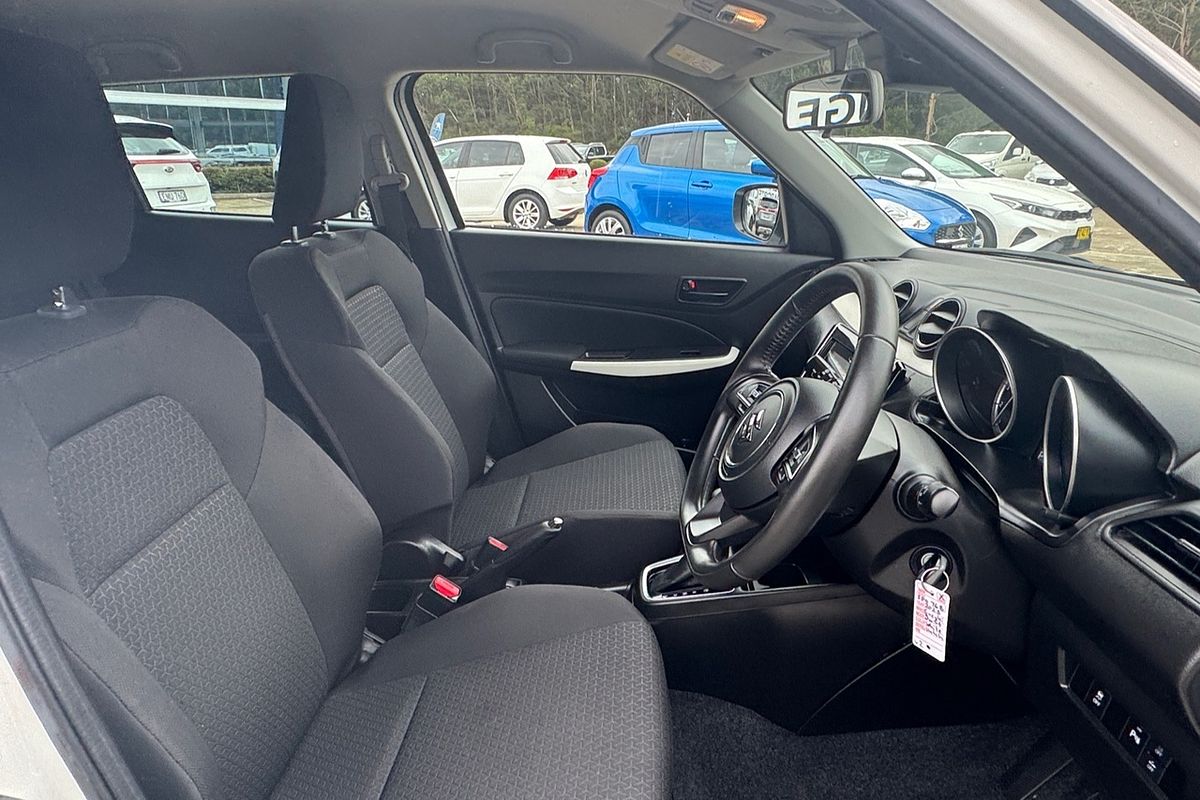 2023 Suzuki Swift AZ Series II GL Hatch Image 9