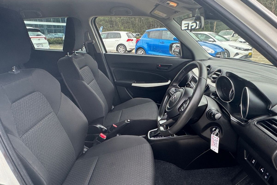 2023 Suzuki Swift AZ Series II GL Hatch Image 9