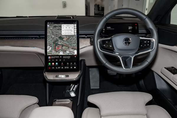 2025 MY26 Volvo ES90  Plus Single Motor Sedan Image 17