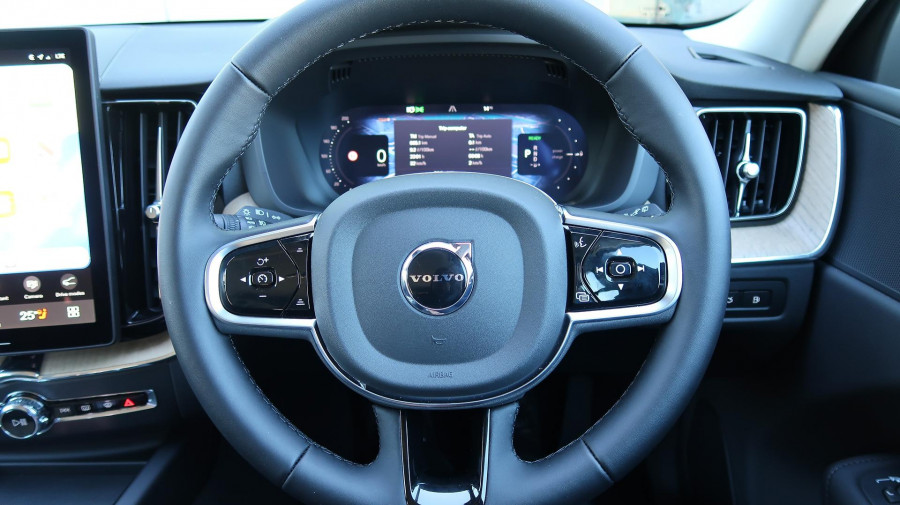 2025 MY26 Volvo XC60 UZ Plus T8 Plug-in Hybrid Dark SUV Image 23