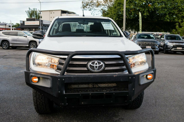 2017 Toyota HiLux GUN126R SR Cab Chassis Image 5