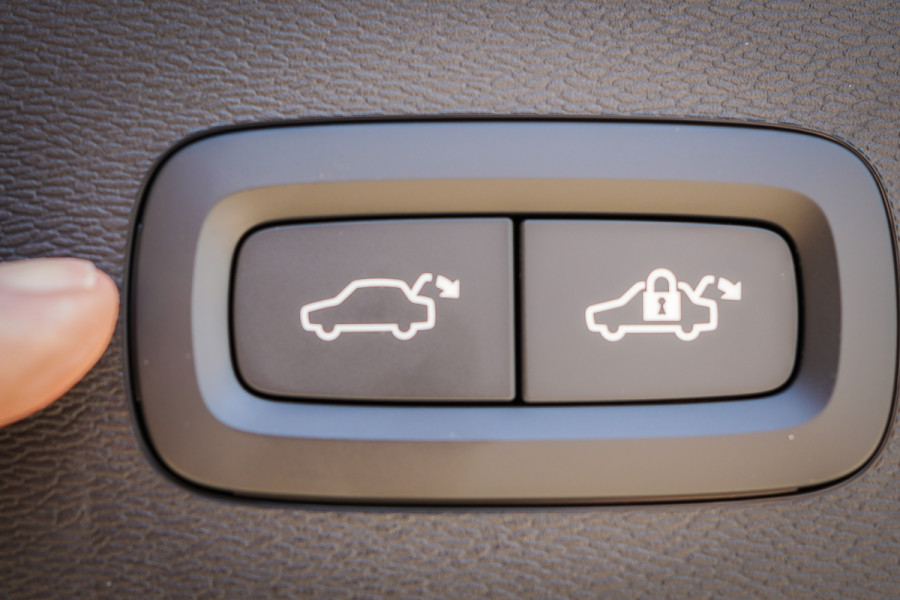 2023 MY24 Volvo C40 XZ Recharge Twin Pure Electric SUV Image 11