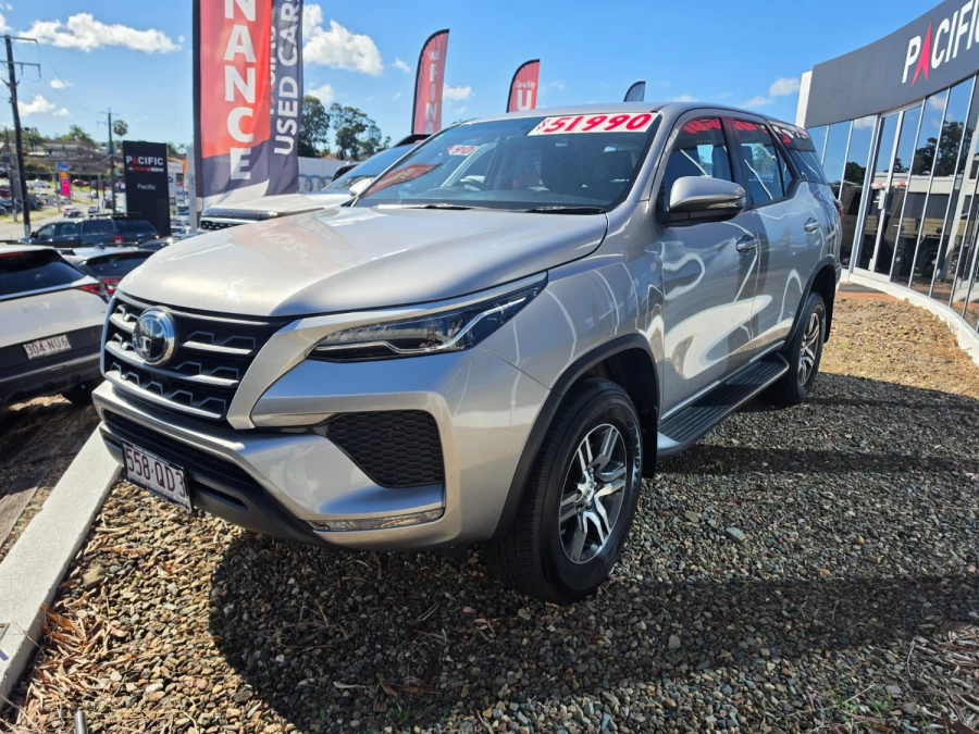 2024 Toyota Fortuner GUN156R GX SUV Image 4