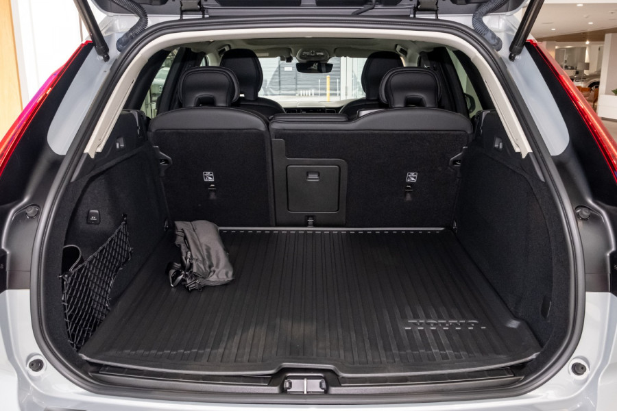 2025 Volvo XC60 UZ Plus B5 SUV Image 18