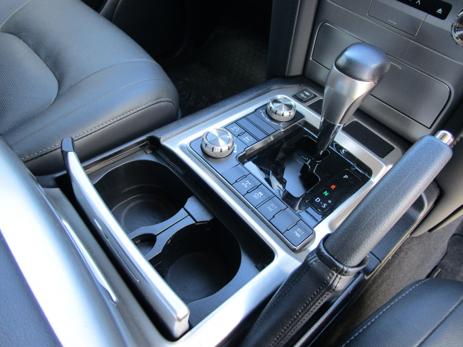 2020 Toyota LandCruiser VDJ200R VX SUV Image 10