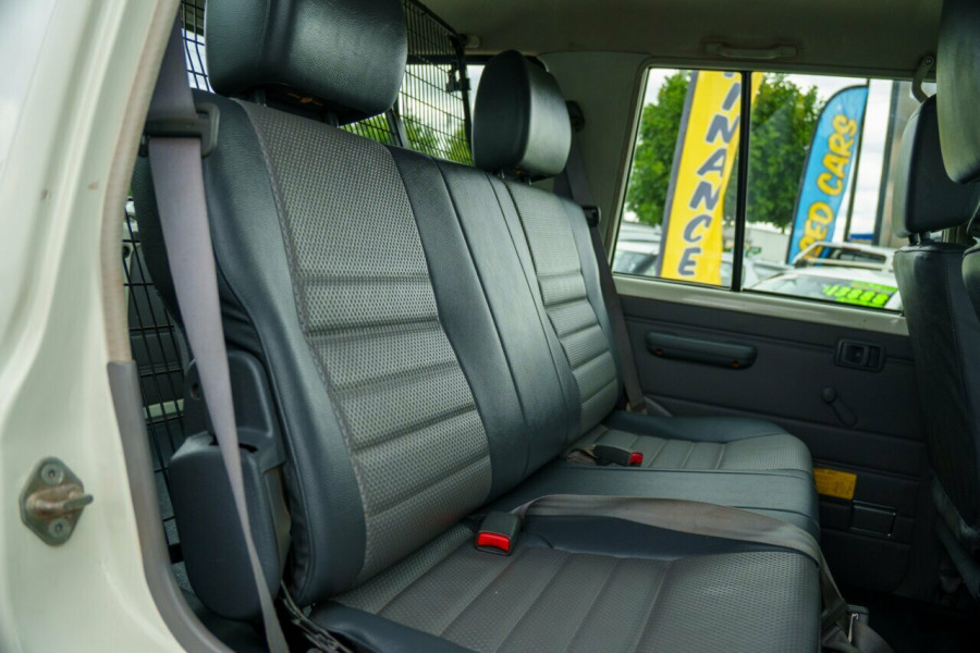 2011 MY13 Toyota LandCruiser VDJ76R WorkMate Wagon Image 8