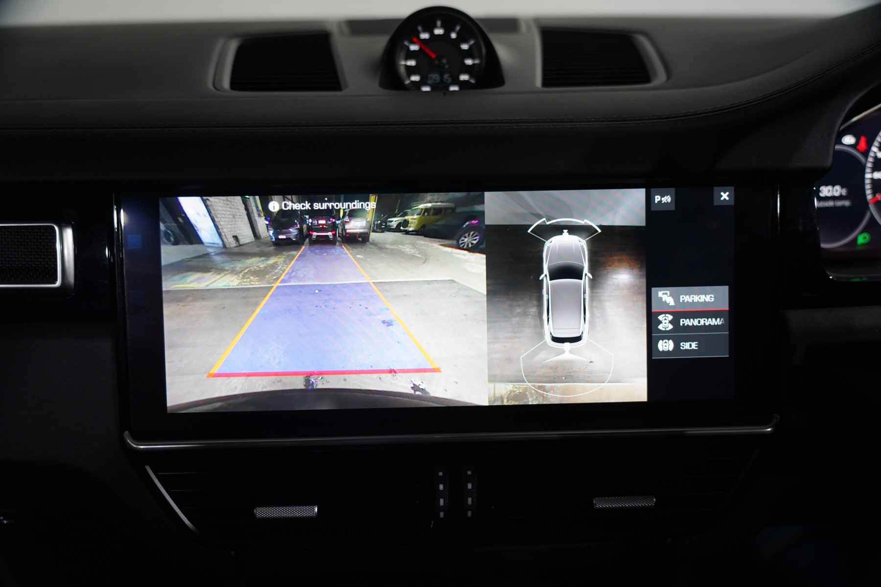 2019 Porsche Cayenne Turbo SUV Image 20