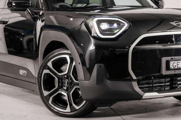 2026 MINI Aceman J05 SE Favoured Hatch image 9