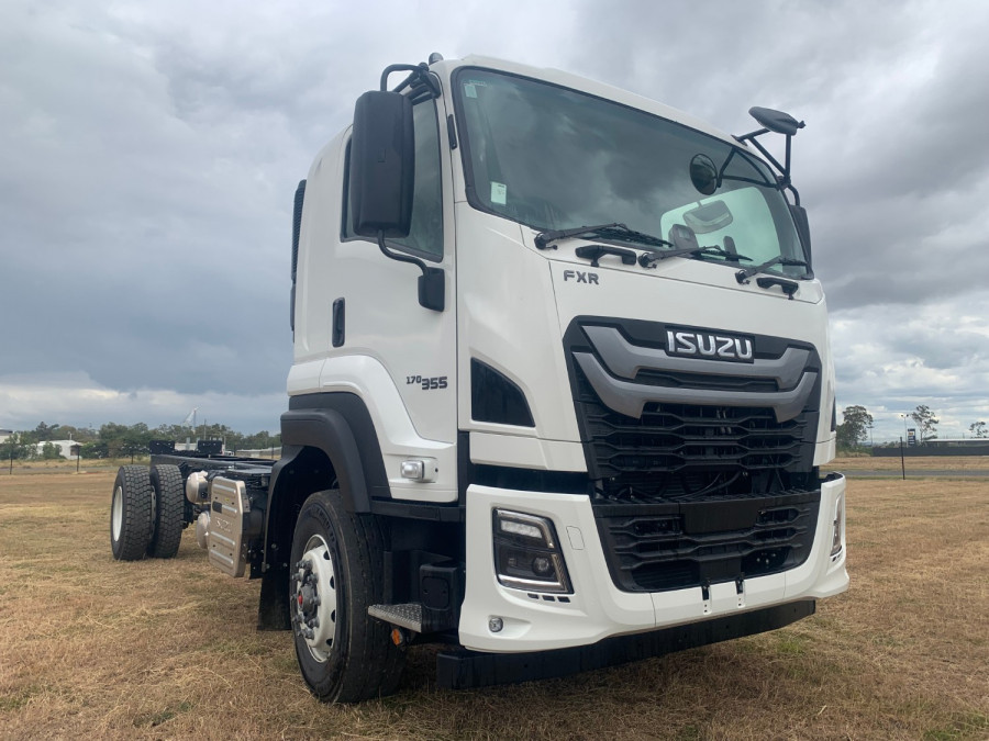 2025 Isuzu FXR 170-355 AT R57 Cab Chassis Image 1
