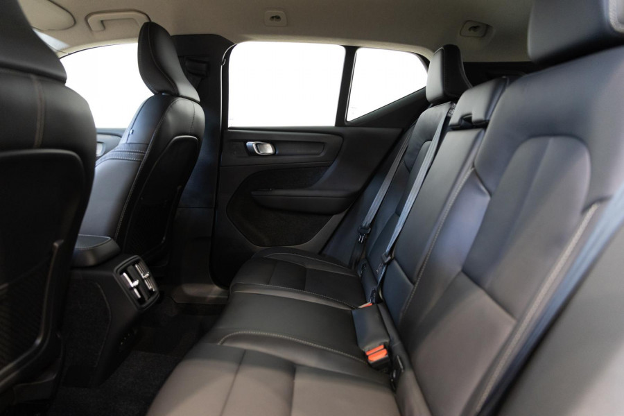 2025 MY26 Volvo XC40 XZ Plus B4 SUV Image 5