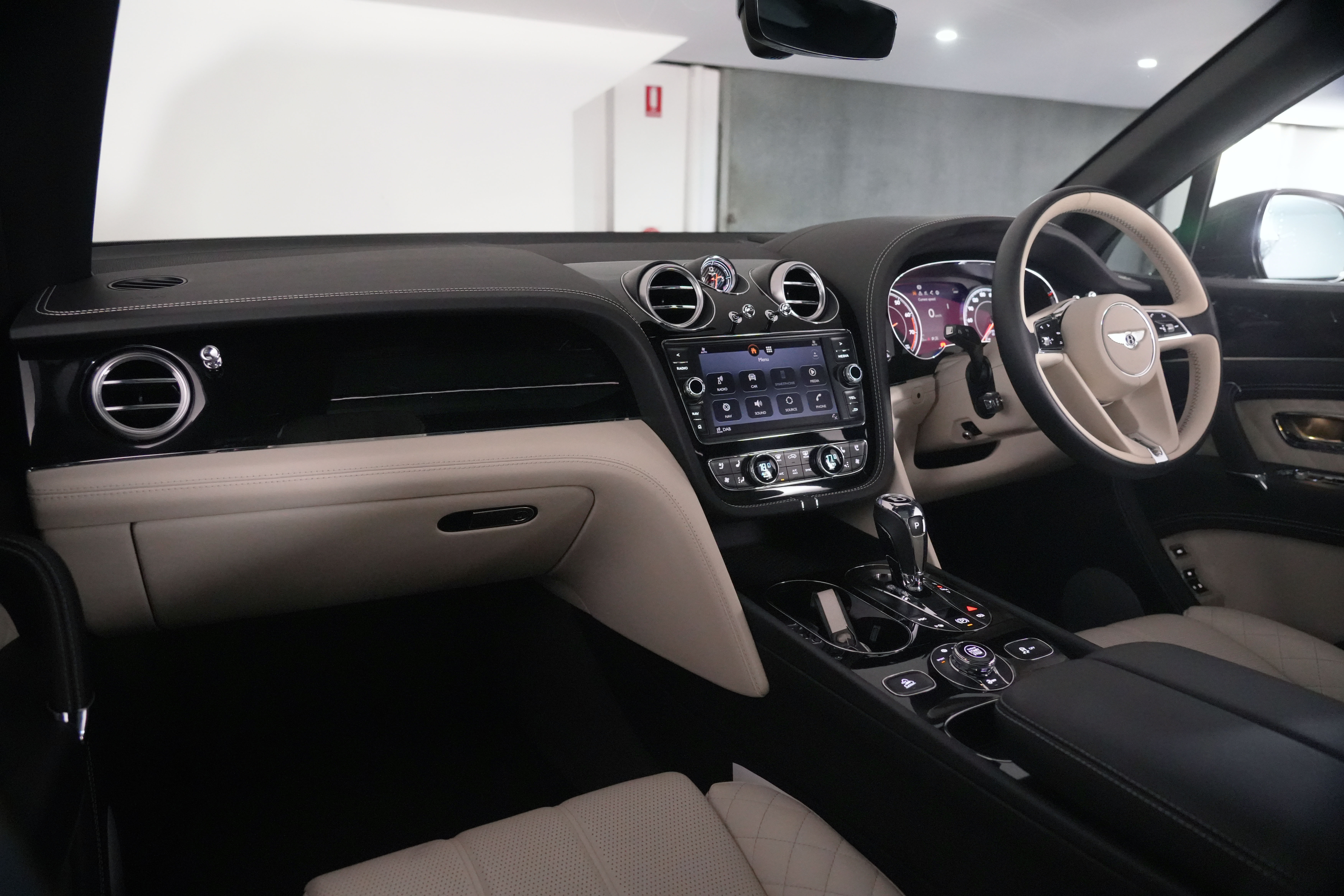 2018 Bentley Bentayga W12 SUV Image 29