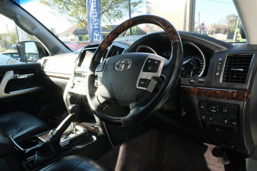 2014 MY13 Toyota LandCruiser VDJ200R Sahara SUV Image 7