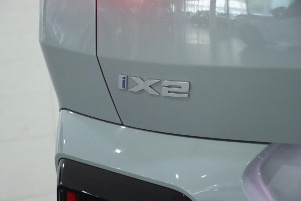 2024 BMW iX2 U10 eDrive20 M Sport SUV image 4