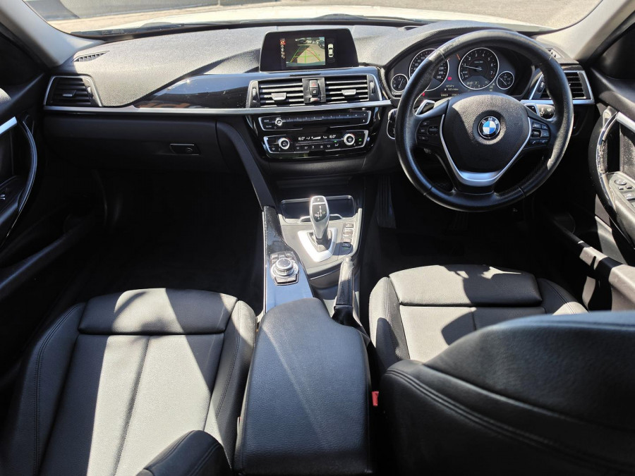 2016 BMW 3 Series F30 LCI 320i Sport Line Sedan Image 18
