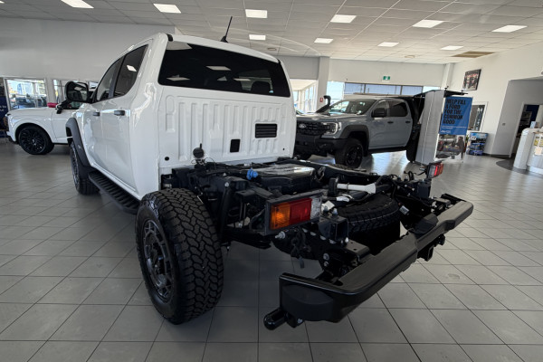 2026 MY26.5 Ford Ranger Super Duty  XLT Cab Chassis Image 5