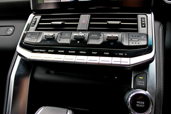 2022 Toyota LandCruiser FJA300R VX SUV Image 17
