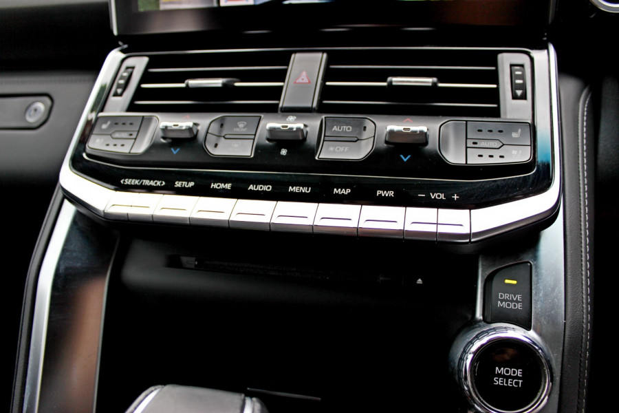 2022 Toyota LandCruiser FJA300R VX SUV Image 17
