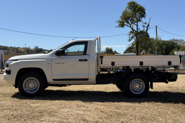 2026 Mitsubishi Triton MV  GLX Cab Chassis Image 4