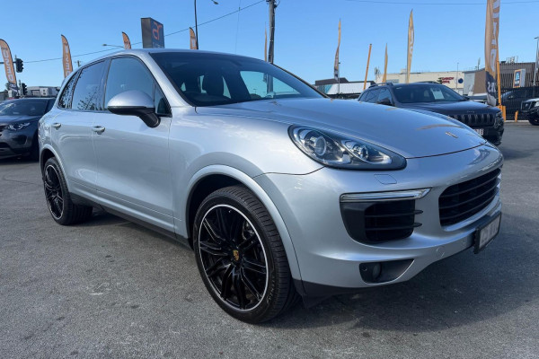 2016 MY17 Porsche Cayenne 92A Platinum Edition SUV Image 6
