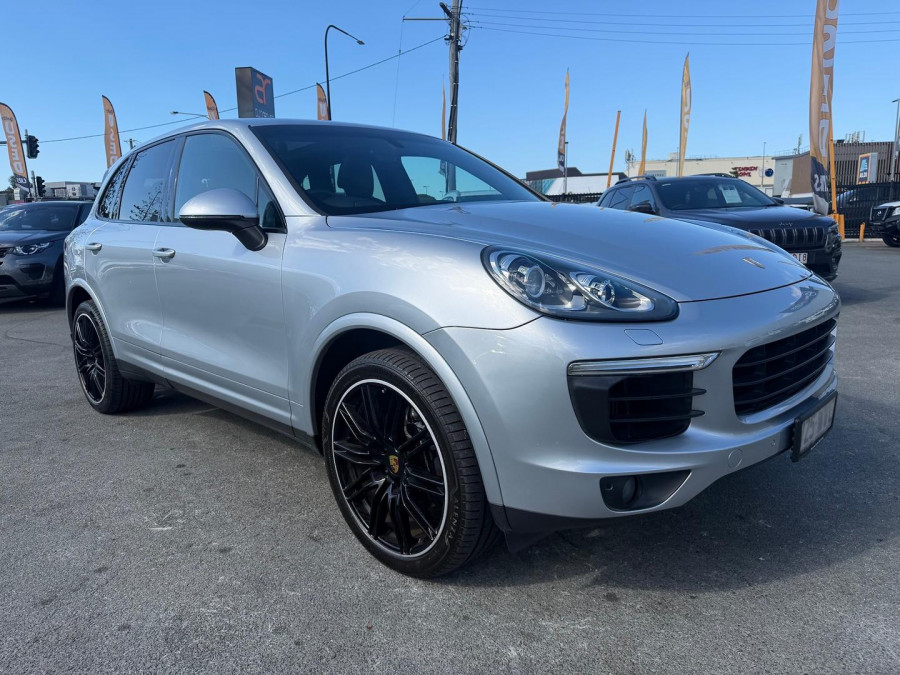 2016 MY17 Porsche Cayenne 92A Platinum Edition SUV Image 6