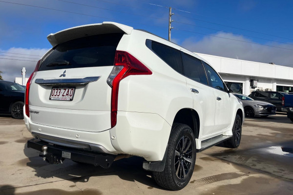 2019 Mitsubishi Pajero Sport QE GLS SUV Image 7