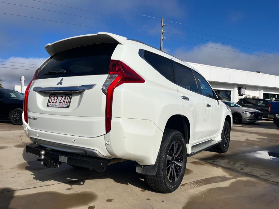 2019 Mitsubishi Pajero Sport QE GLS SUV Image 7