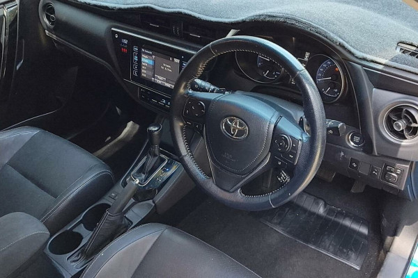 2017 Toyota Corolla ZRE182R ZR Hatch Image 11